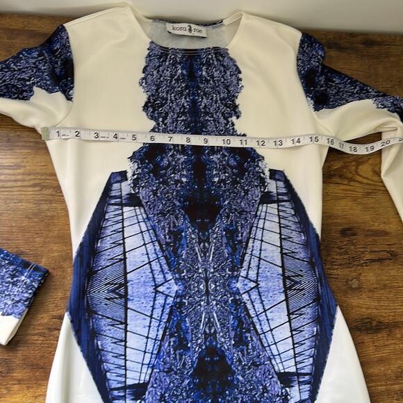 Kora Rae Abstract Long Sleeve Form Fitting Bodycon Mini Dress - Picture 5 of 9